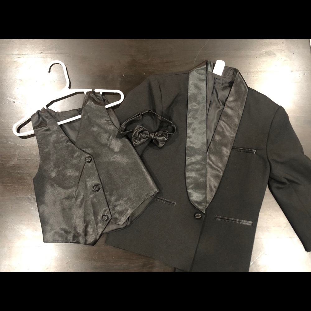 Boys size 5 coat, vest and tie